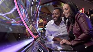 Antarmuka Dream Gaming menampilkan jadwal Liga 1 dan permainan live dealer